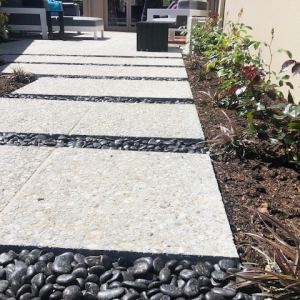600x600 Exposed Aggregate Shotover in 19mm Rounds