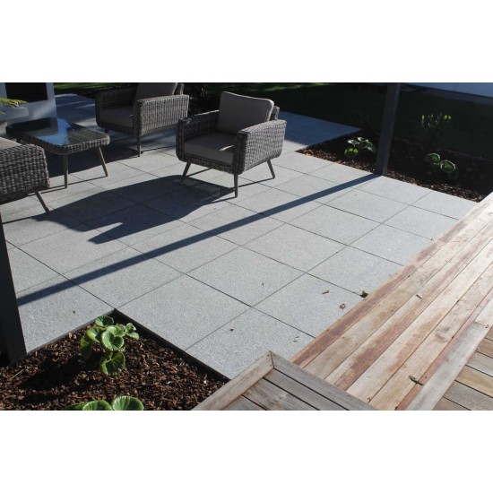 Granite Dropface Coping Paver - Flamed 600 x 400mm Grey Granite Dropface Coping Paver - Flamed 600 x 400mm Grey