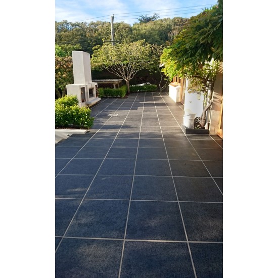 Granite Dropface Coping Paver - Flamed 600 x 400mm Black
